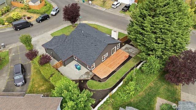 Property photo for 32727 19th Place SW, Federal Way photo 4