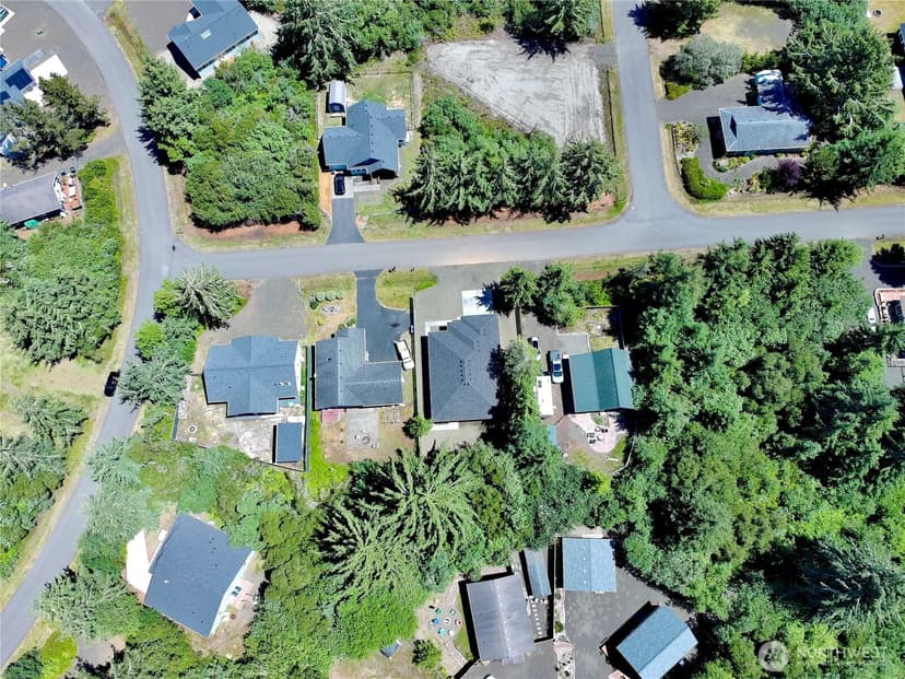 Property photo for 811 Vagabond Avenue, Ocean Shores photo 35