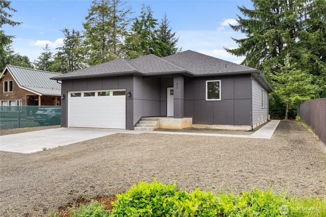 Property photo for 811 Vagabond Avenue, Ocean Shores photo 2