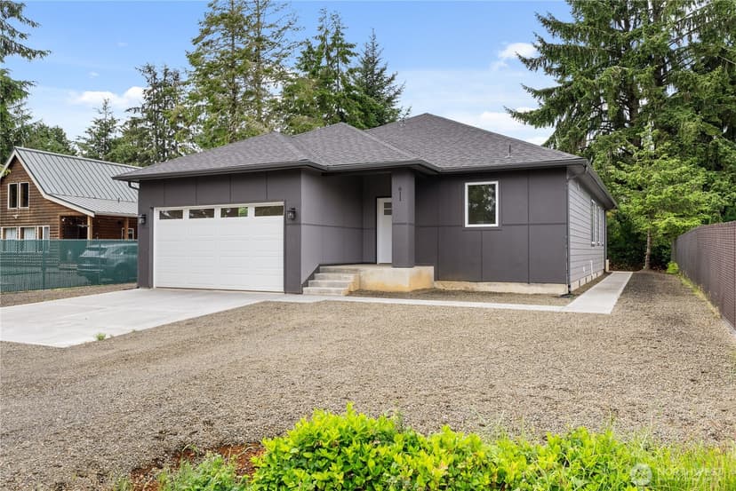 Property photo for 811 Vagabond Avenue, Ocean Shores photo 2