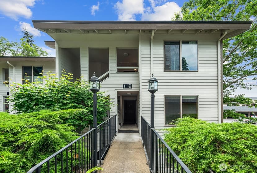 Property photo for 23403 Lakeview Drive #I-201, Mountlake Terrace photo 2