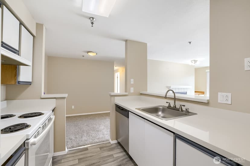 Property photo for 215 100th Street SW #B-204, Everett photo 5