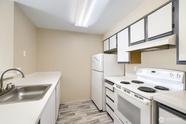 Property photo for 215 100th Street SW #B-204, Everett photo 3