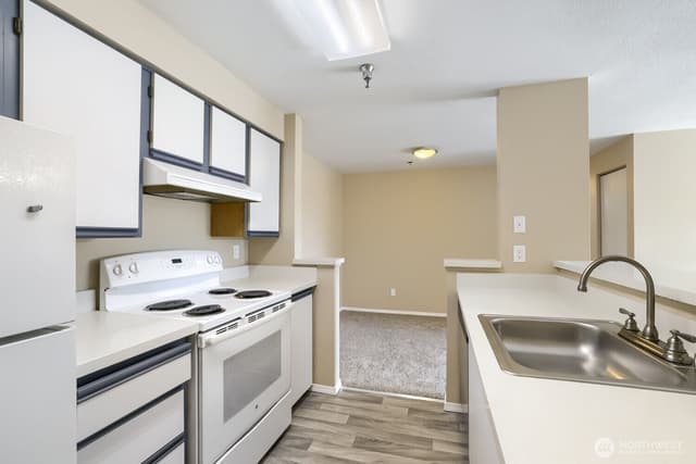 Property photo for 215 100th Street SW #B-204, Everett photo 4