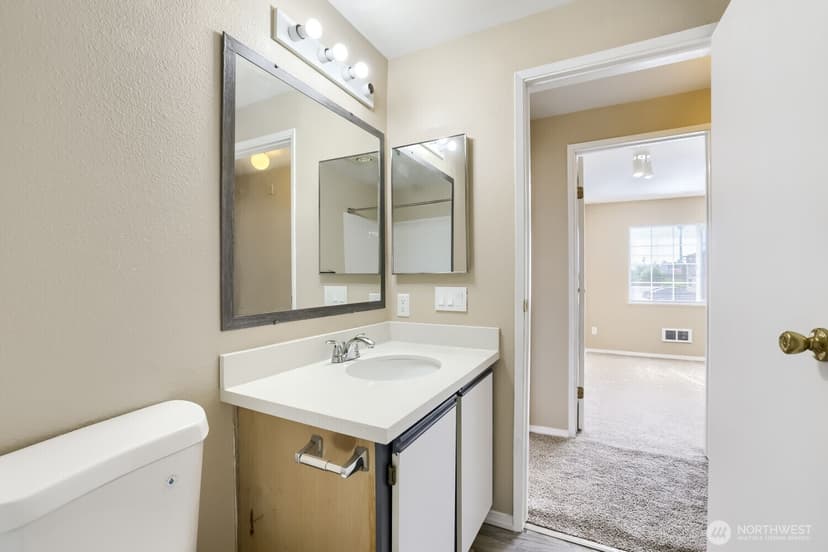 Property photo for 215 100th Street SW #B-204, Everett photo 7