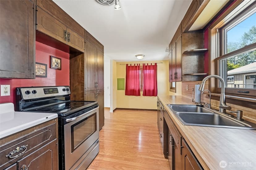 Property photo for 1805 80th Street E, Tacoma photo 12
