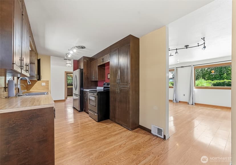 Property photo for 1805 80th Street E, Tacoma photo 14