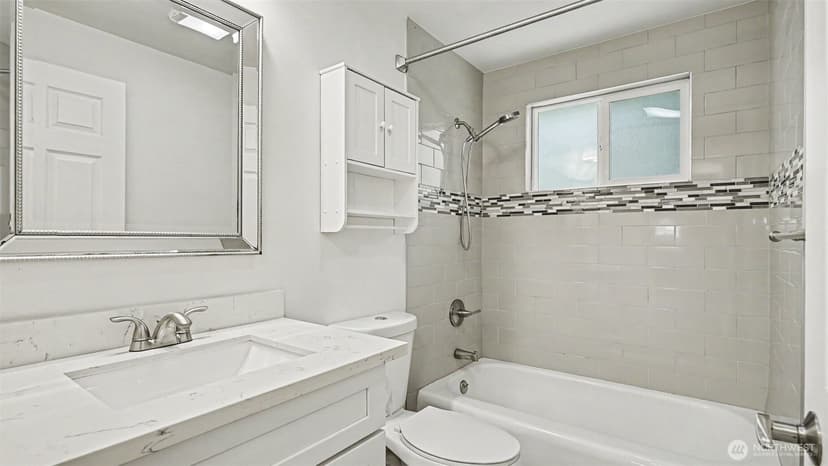 Property photo for 5318 193rd Place SW, Lynnwood photo 16