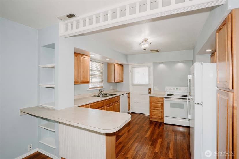 Property photo for 2218 Summit Avenue, Everett photo 8