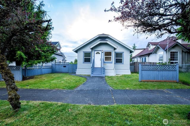 Property photo for 2218 Summit Avenue, Everett