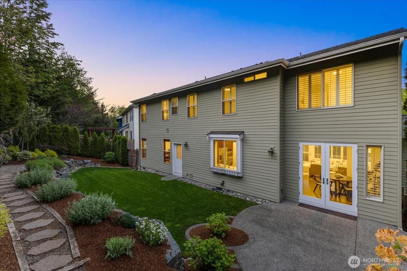 Property photo for 423 Sky Country Way NW, Issaquah photo 4