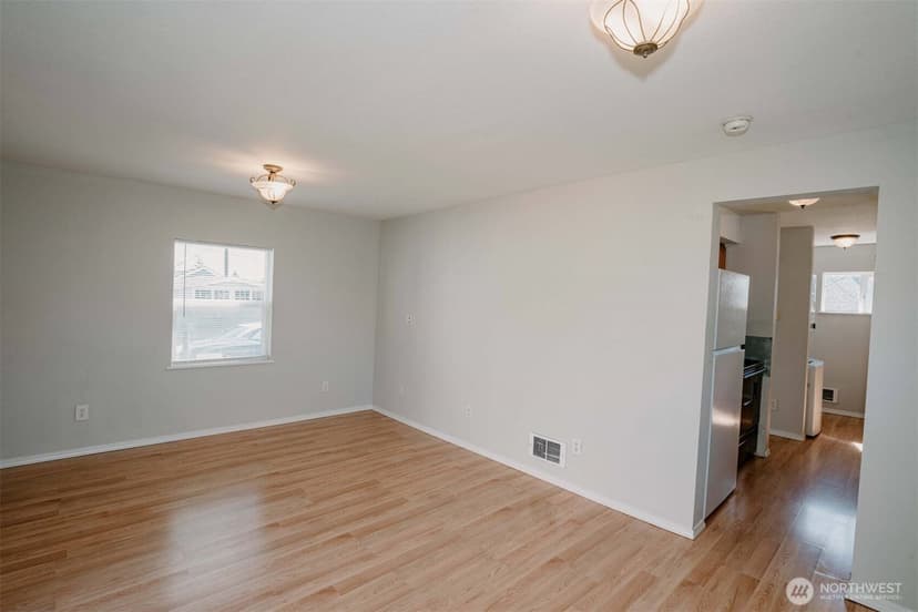 Property photo for 2220 Summit Avenue, Everett photo 8