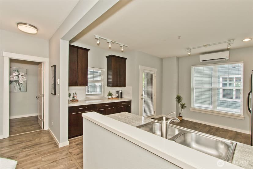 Property photo for 1843 NE Kenyon Court, Issaquah photo 9