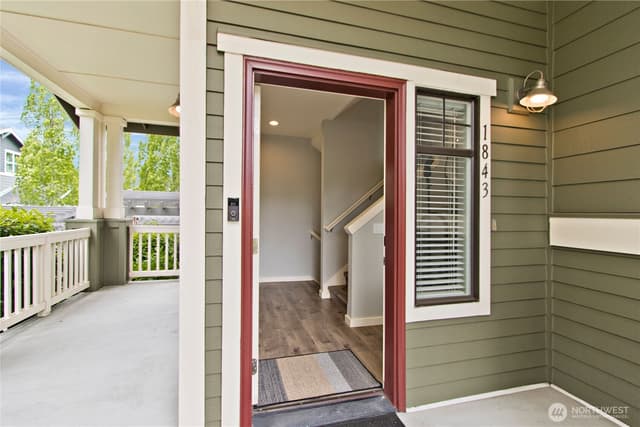 Property photo for 1843 NE Kenyon Court, Issaquah photo 3