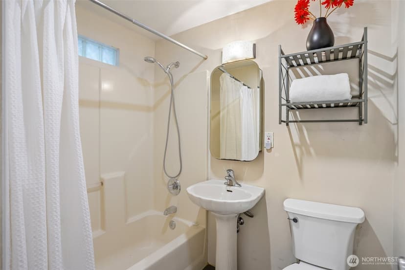 Property photo for 3624 Whitman Avenue N #1, Seattle photo 18