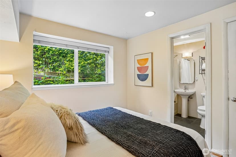 Property photo for 3624 Whitman Avenue N #1, Seattle photo 17