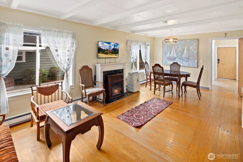 Property photo for 10006 Rainier Avenue S, Seattle photo 4