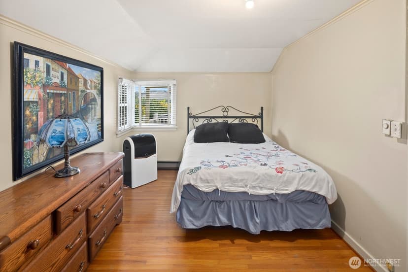 Property photo for 10006 Rainier Avenue S, Seattle photo 7