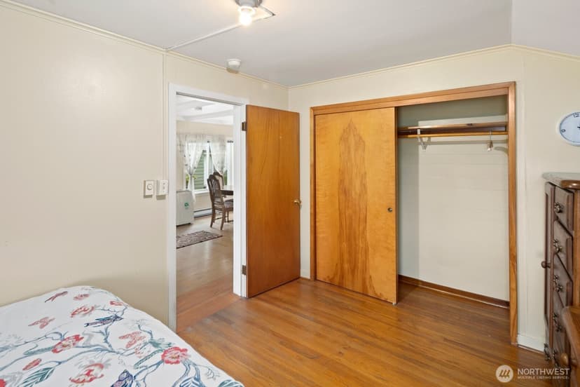 Property photo for 10006 Rainier Avenue S, Seattle photo 8