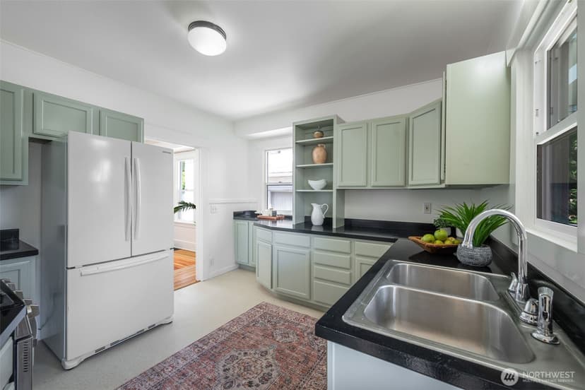 Property photo for 906 19th Avenue, Seattle photo 14