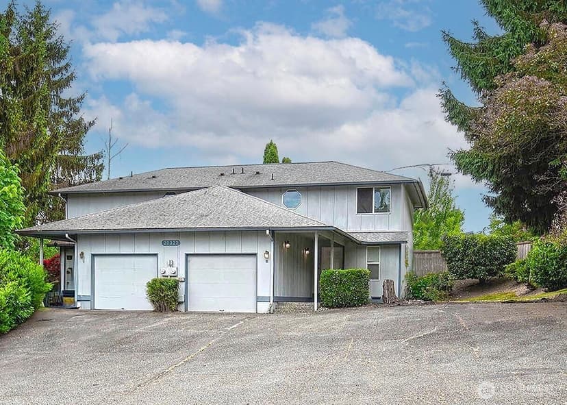 Property photo for 20322 33rd Avenue W #B, Lynnwood photo 2
