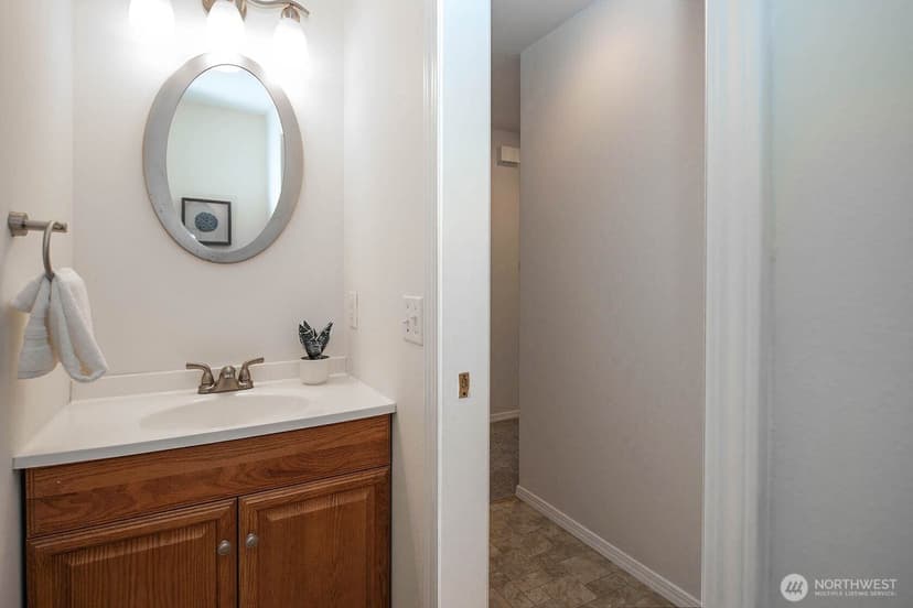 Property photo for 20322 33rd Avenue W #B, Lynnwood photo 14