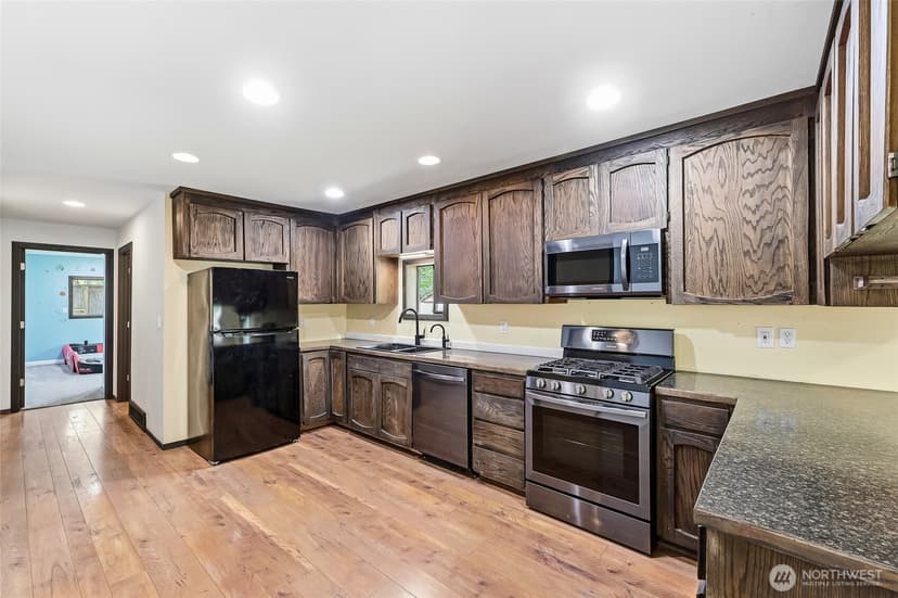 Property photo for 8221 308th Avenue SE, Issaquah photo 18