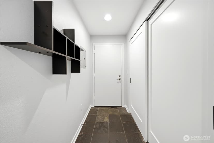 Property photo for 232 Belmont Avenue E #202, Seattle photo 8