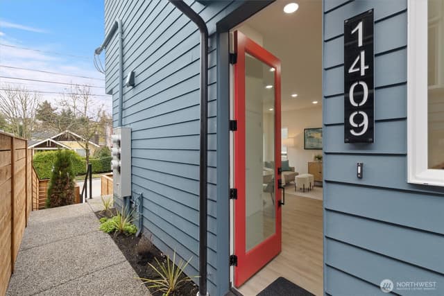 Property photo for 1409 Martin Luther King Jr Way, Seattle photo 4