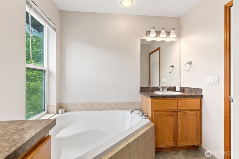 Property photo for 1505 49th Street SW, Everett photo 18