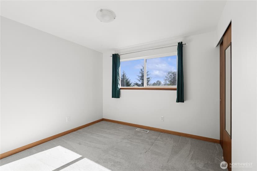 Property photo for 16226 NE 57th Street, Redmond photo 19
