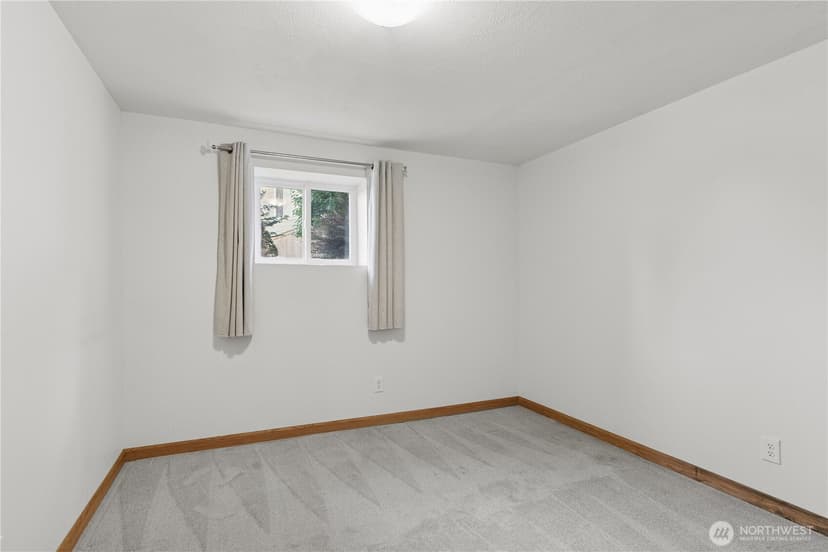 Property photo for 16226 NE 57th Street, Redmond photo 34
