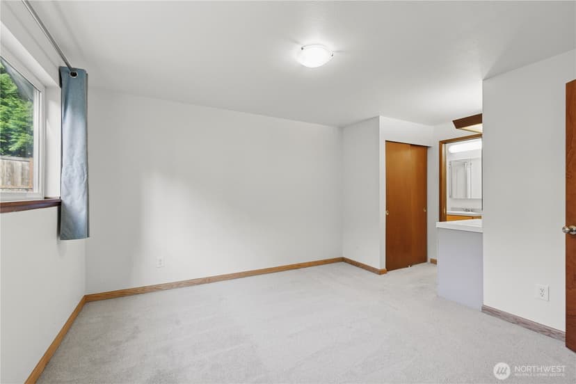Property photo for 16226 NE 57th Street, Redmond photo 22