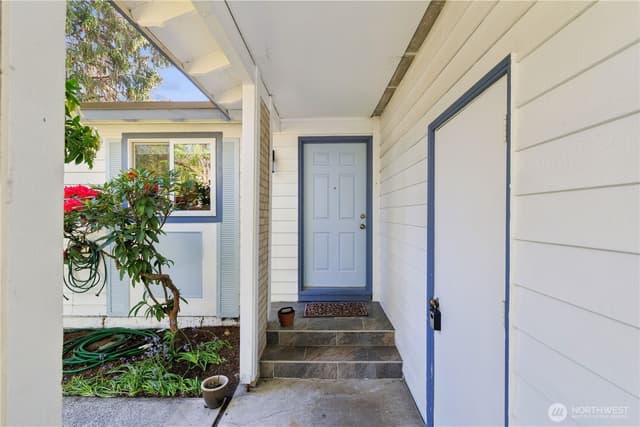 Property photo for 16226 NE 57th Street, Redmond photo 3