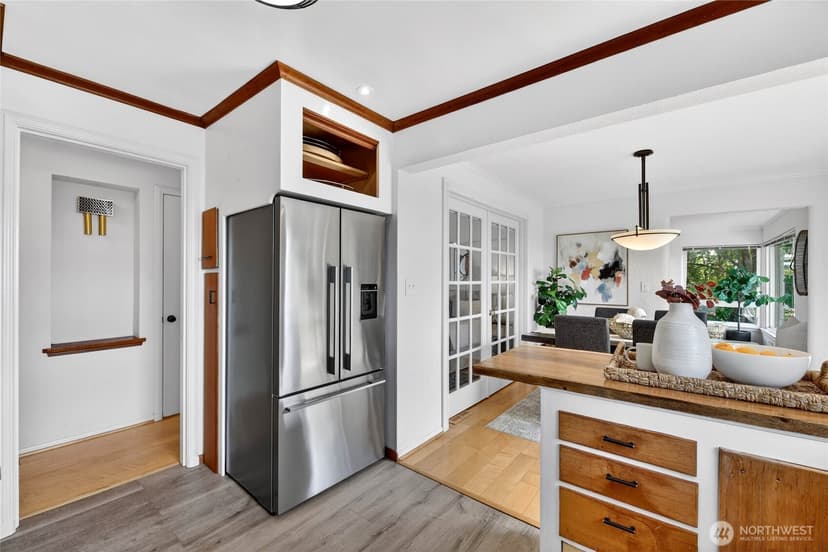 Property photo for 8261 Northrop Place SW, Seattle photo 14