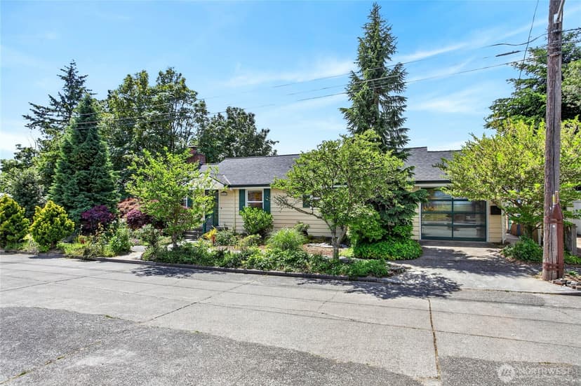 Property photo for 8261 Northrop Place SW, Seattle photo 34