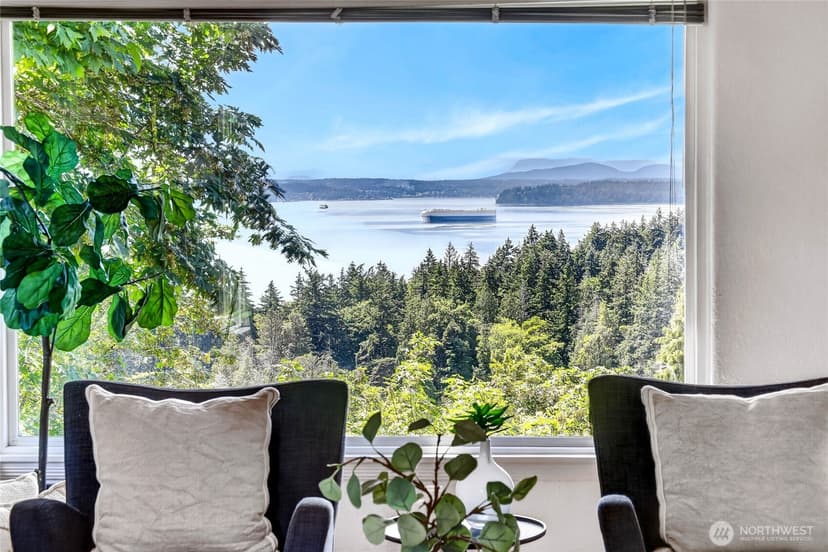 Property photo for 8261 Northrop Place SW, Seattle photo 2