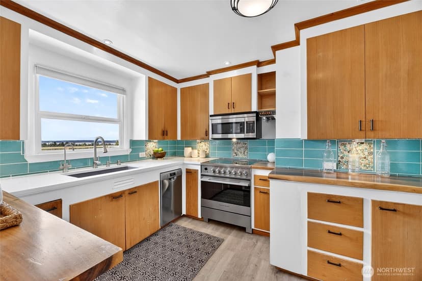 Property photo for 8261 Northrop Place SW, Seattle photo 13