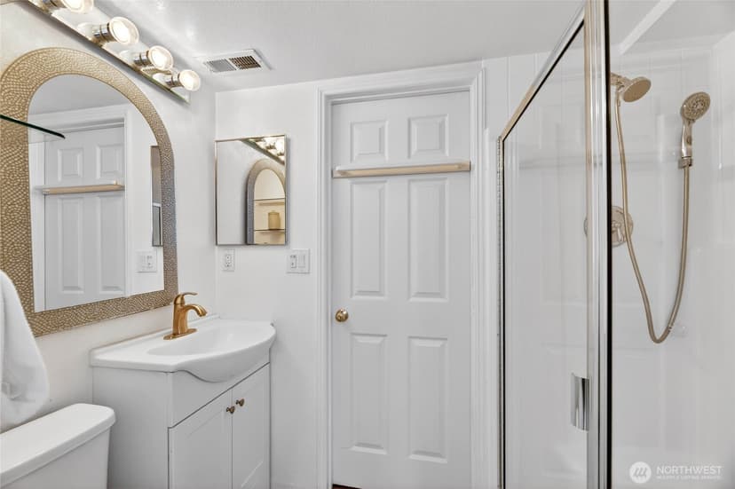 Property photo for 8261 Northrop Place SW, Seattle photo 26