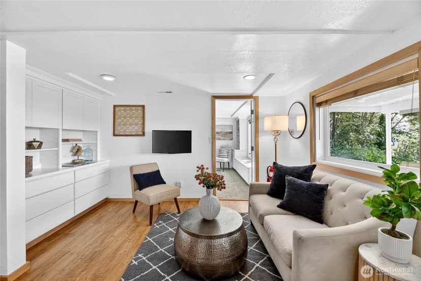 Property photo for 8261 Northrop Place SW, Seattle photo 21