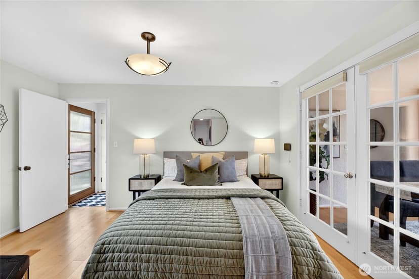 Property photo for 8261 Northrop Place SW, Seattle photo 16