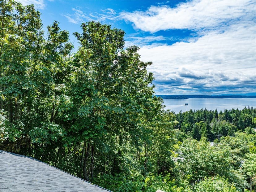 Property photo for 8261 Northrop Place SW, Seattle photo 39
