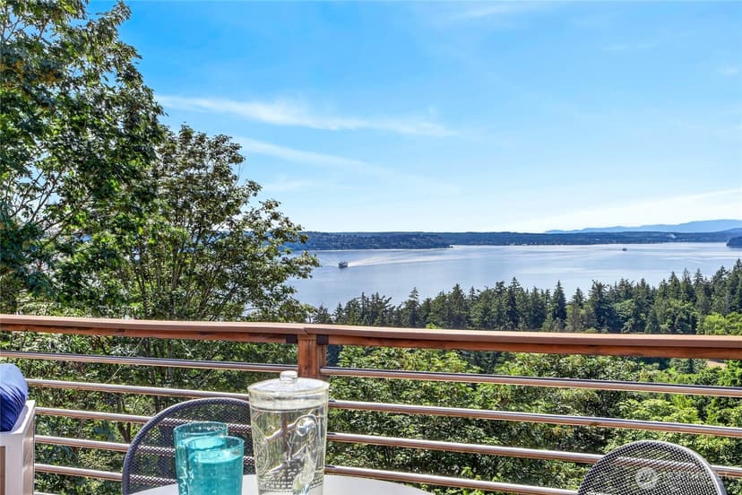 Property photo for 8261 Northrop Place SW, Seattle photo 12