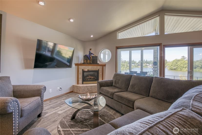 Property photo for 595 Blue Wing Loop SE, Ocean Shores photo 7