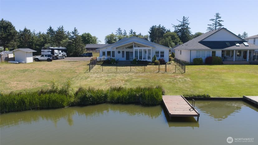 Property photo for 595 Blue Wing Loop SE, Ocean Shores photo 33