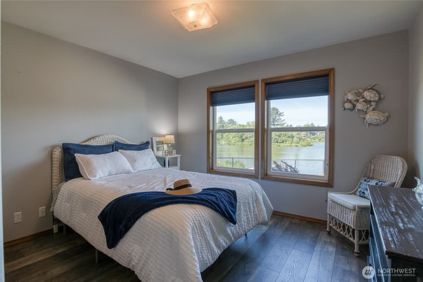 Property photo for 595 Blue Wing Loop SE, Ocean Shores photo 27