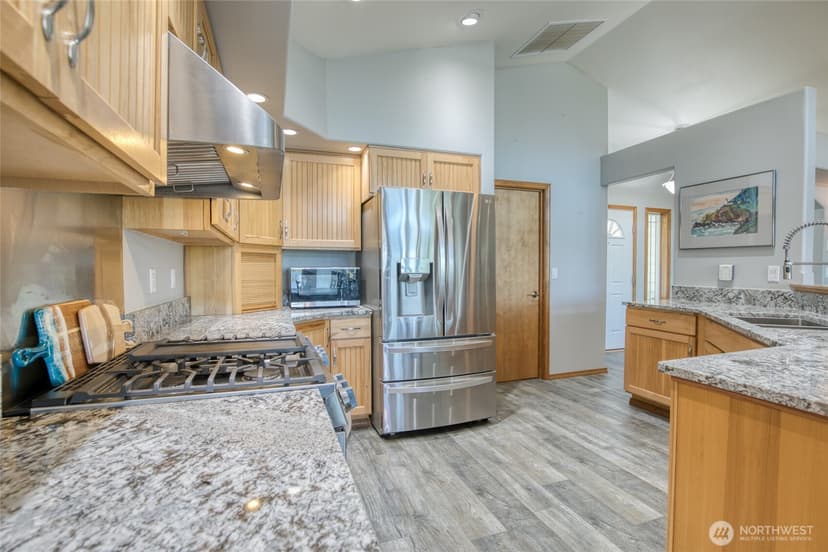 Property photo for 595 Blue Wing Loop SE, Ocean Shores photo 13