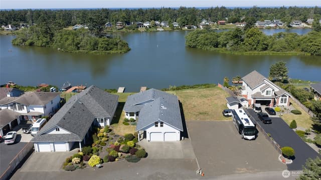 Property photo for 595 Blue Wing Loop SE, Ocean Shores photo 2