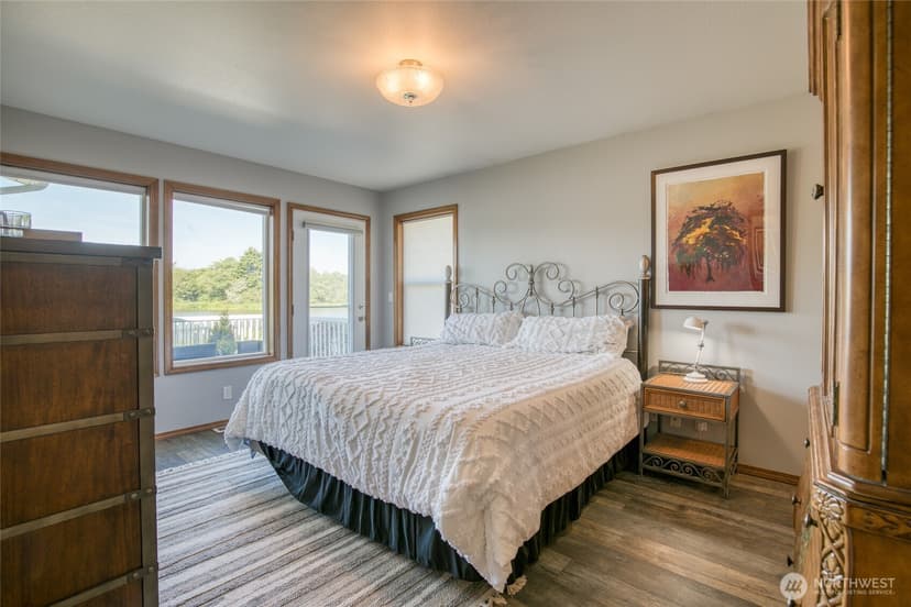 Property photo for 595 Blue Wing Loop SE, Ocean Shores photo 15