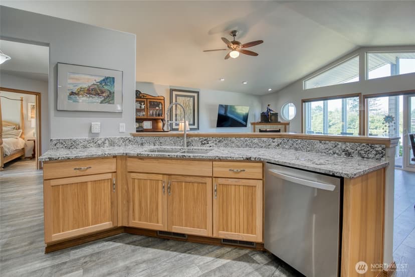 Property photo for 595 Blue Wing Loop SE, Ocean Shores photo 14